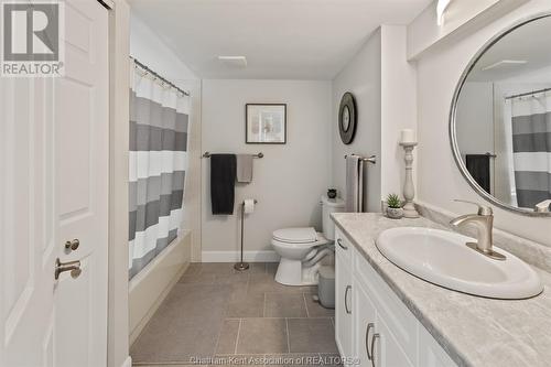 10 Van Allen Avenue Unit# 402, Chatham, ON - Indoor Photo Showing Bathroom