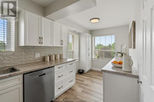 10 Van Allen Avenue Unit# 402, Chatham, ON - Indoor Photo Showing Kitchen