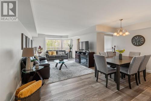 10 Van Allen Avenue Unit# 402, Chatham, ON - Indoor Photo Showing Dining Room