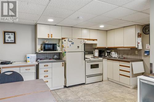 10 Van Allen Avenue Unit# 402, Chatham, ON - Indoor Photo Showing Kitchen