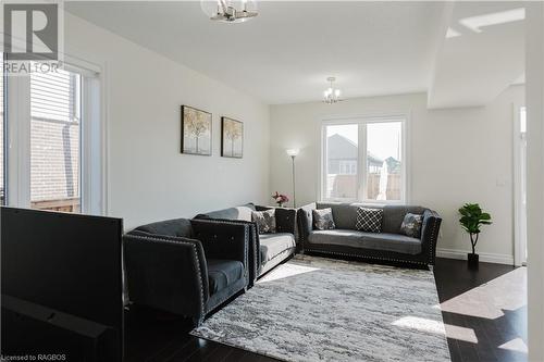 Enlarged windows for more natural light - 430 Mary Rose Avenue, Port Elgin, ON - Indoor Photo Showing Living Room