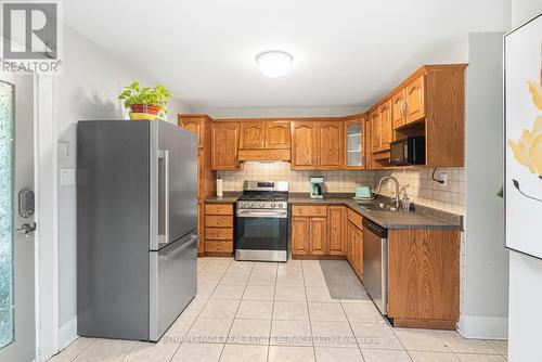 62 East 14Th Street, Hamilton (Inch Park), ON - Indoor Photo Showing Kitchen With Double Sink