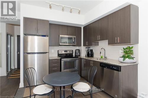 2304 - 3600 Highway 7, Vaughan (Vaughan Corporate Centre), ON - Indoor Photo Showing Kitchen With Stainless Steel Kitchen With Upgraded Kitchen