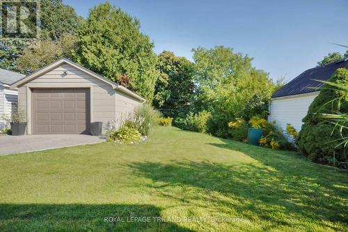 Backyard with Single Car Garage - 474 Moore Street N, London, ON - Outdoor