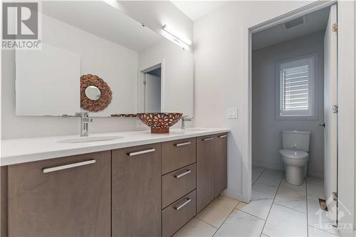 310 Longworth Avenue, Ottawa, ON - Indoor Photo Showing Bathroom