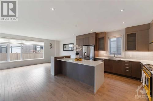 310 Longworth Avenue, Ottawa, ON - Indoor Photo Showing Kitchen With Upgraded Kitchen