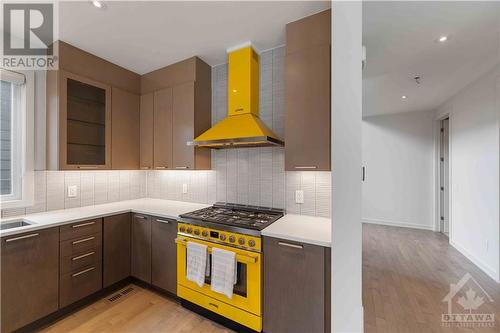 310 Longworth Avenue, Ottawa, ON - Indoor Photo Showing Kitchen With Upgraded Kitchen