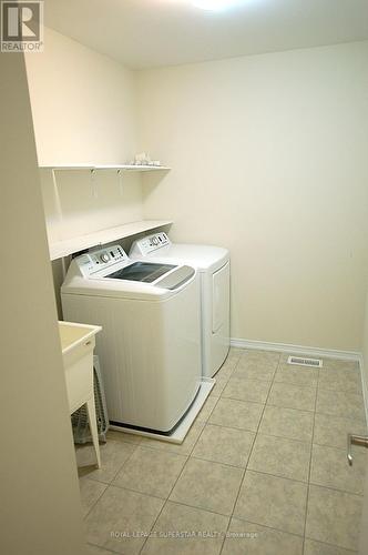 25 Esther Crescent, Thorold, ON - Indoor Photo Showing Laundry Room