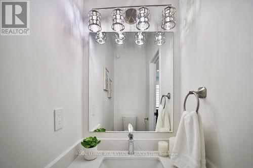 18 Valleybrook Drive, Kitchener, ON - Indoor Photo Showing Bathroom