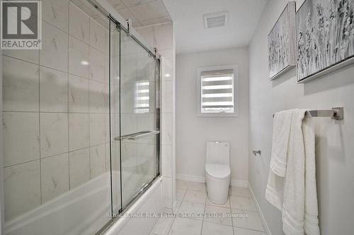 18 Valleybrook Drive, Kitchener, ON - Indoor Photo Showing Bathroom