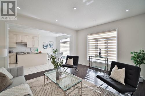 18 Valleybrook Drive, Kitchener, ON - Indoor Photo Showing Living Room