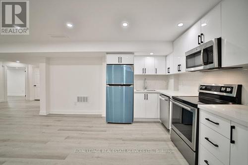 18 Valleybrook Drive, Kitchener, ON - Indoor Photo Showing Kitchen With Upgraded Kitchen