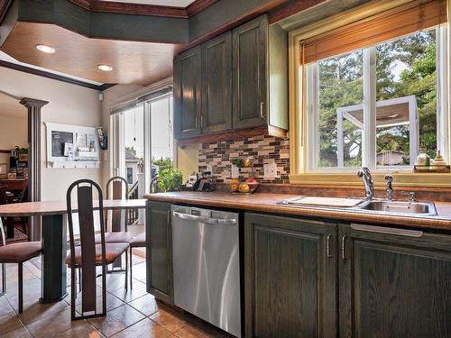 Kitchen - 658 40E Avenue, Saint-Jérôme, QC - Indoor Photo Showing Kitchen With Double Sink