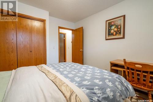 1309 Shannon Road, Regina, SK - Indoor Photo Showing Bedroom