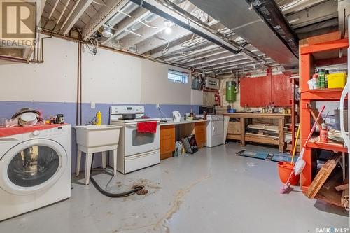 1309 Shannon Road, Regina, SK - Indoor Photo Showing Laundry Room