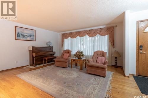 1309 Shannon Road, Regina, SK - Indoor Photo Showing Living Room