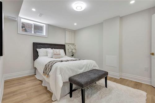 79 Trenholme Crescent, Hamilton, ON - Indoor Photo Showing Bedroom