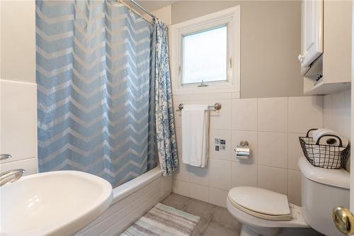 276 Bowman Street, Hamilton, ON - Indoor Photo Showing Bathroom