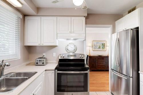 4311 Belfast Avenue, Burlington, ON - Indoor Photo Showing Kitchen With Double Sink