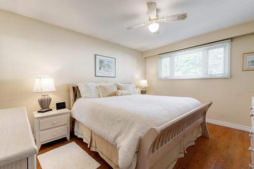 4311 Belfast Avenue, Burlington, ON - Indoor Photo Showing Bedroom