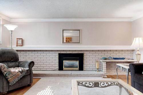 4311 Belfast Avenue, Burlington, ON - Indoor Photo Showing Living Room With Fireplace