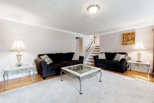 4311 Belfast Avenue, Burlington, ON - Indoor Photo Showing Living Room