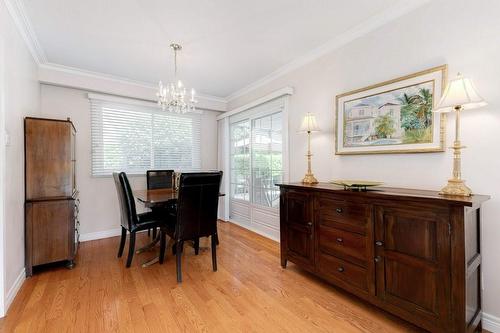 4311 Belfast Avenue, Burlington, ON - Indoor Photo Showing Dining Room