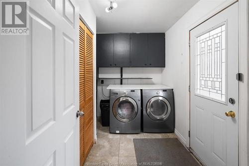 2462 Cadillac Street, Windsor, ON - Indoor Photo Showing Laundry Room