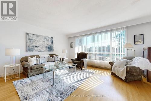 1489 Holburne Road, Mississauga, ON - Indoor Photo Showing Living Room