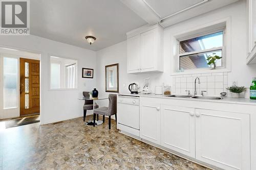 1489 Holburne Road, Mississauga, ON - Indoor Photo Showing Kitchen With Double Sink