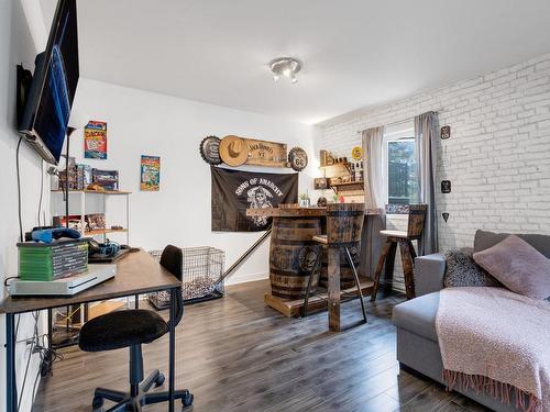 Salon - 682  - 686 Rue Ouimet, Saint-Jérôme, QC - Indoor Photo Showing Living Room