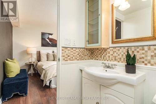 504 - 240 Scarlett Road, Toronto (Rockcliffe-Smythe), ON - Indoor Photo Showing Bathroom