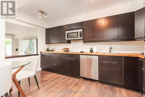 504 - 240 Scarlett Road, Toronto (Rockcliffe-Smythe), ON - Indoor Photo Showing Kitchen