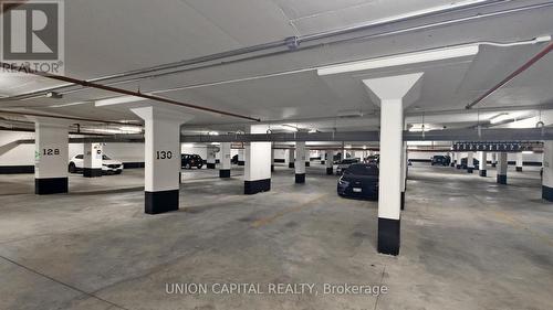 39 - 15 William Jackson Way S, Toronto (New Toronto), ON - Indoor Photo Showing Garage