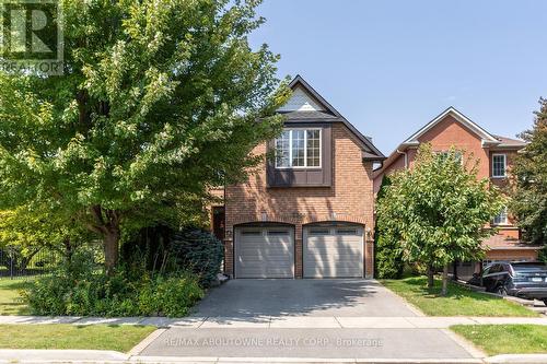 2244 Chickadee Crescent, Oakville, ON - Outdoor