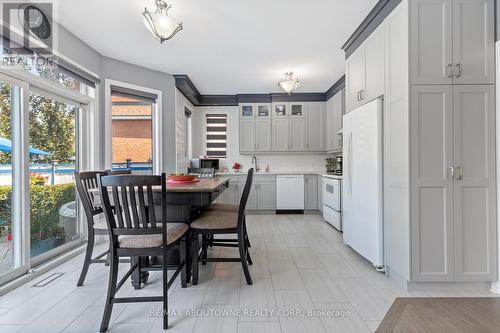 2244 Chickadee Crescent, Oakville (West Oak Trails), ON - Indoor Photo Showing Dining Room