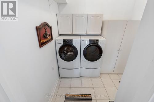 2244 Chickadee Crescent, Oakville, ON - Indoor Photo Showing Laundry Room