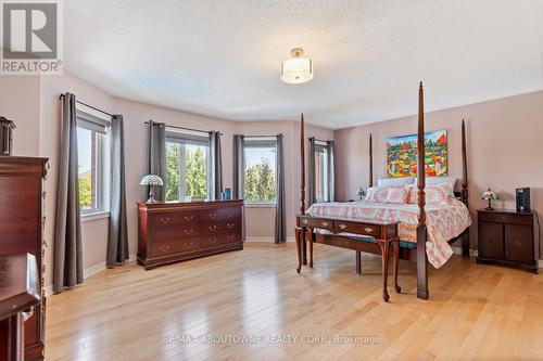 2244 Chickadee Crescent, Oakville (West Oak Trails), ON - Indoor Photo Showing Bedroom