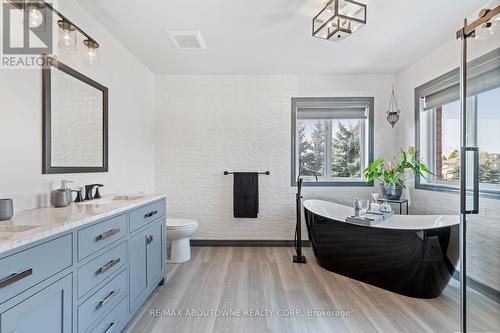 2244 Chickadee Crescent, Oakville (West Oak Trails), ON - Indoor Photo Showing Bathroom