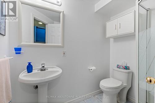 2244 Chickadee Crescent, Oakville (West Oak Trails), ON - Indoor Photo Showing Bathroom