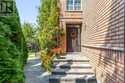 2244 Chickadee Crescent, Oakville, ON - Outdoor