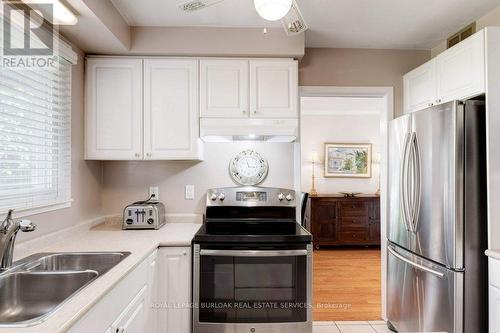 4311 Belfast Avenue, Burlington (Shoreacres), ON - Indoor Photo Showing Kitchen With Double Sink