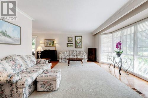 4311 Belfast Avenue, Burlington (Shoreacres), ON - Indoor Photo Showing Living Room