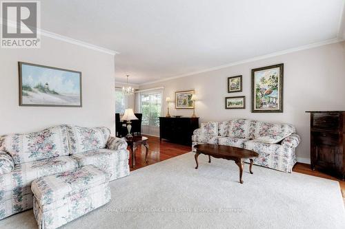 4311 Belfast Avenue, Burlington (Shoreacres), ON - Indoor Photo Showing Living Room