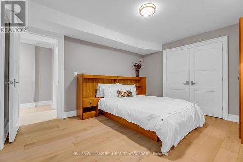 410 Atwater Avenue, Mississauga, ON - Indoor Photo Showing Bedroom