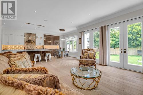 410 Atwater Avenue, Mississauga (Mineola), ON - Indoor Photo Showing Living Room