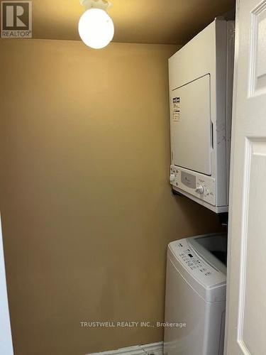 612 - 265 Enfield Place, Mississauga, ON - Indoor Photo Showing Laundry Room