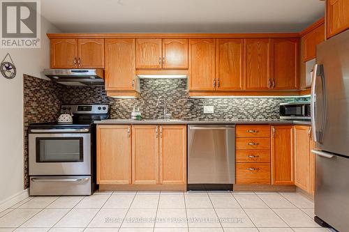 5101 Mount Nemo Crescent, Burlington, ON - Indoor Photo Showing Kitchen