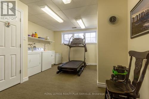 5101 Mount Nemo Crescent, Burlington, ON - Indoor Photo Showing Laundry Room