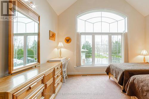 5101 Mount Nemo Crescent, Burlington, ON - Indoor Photo Showing Bedroom